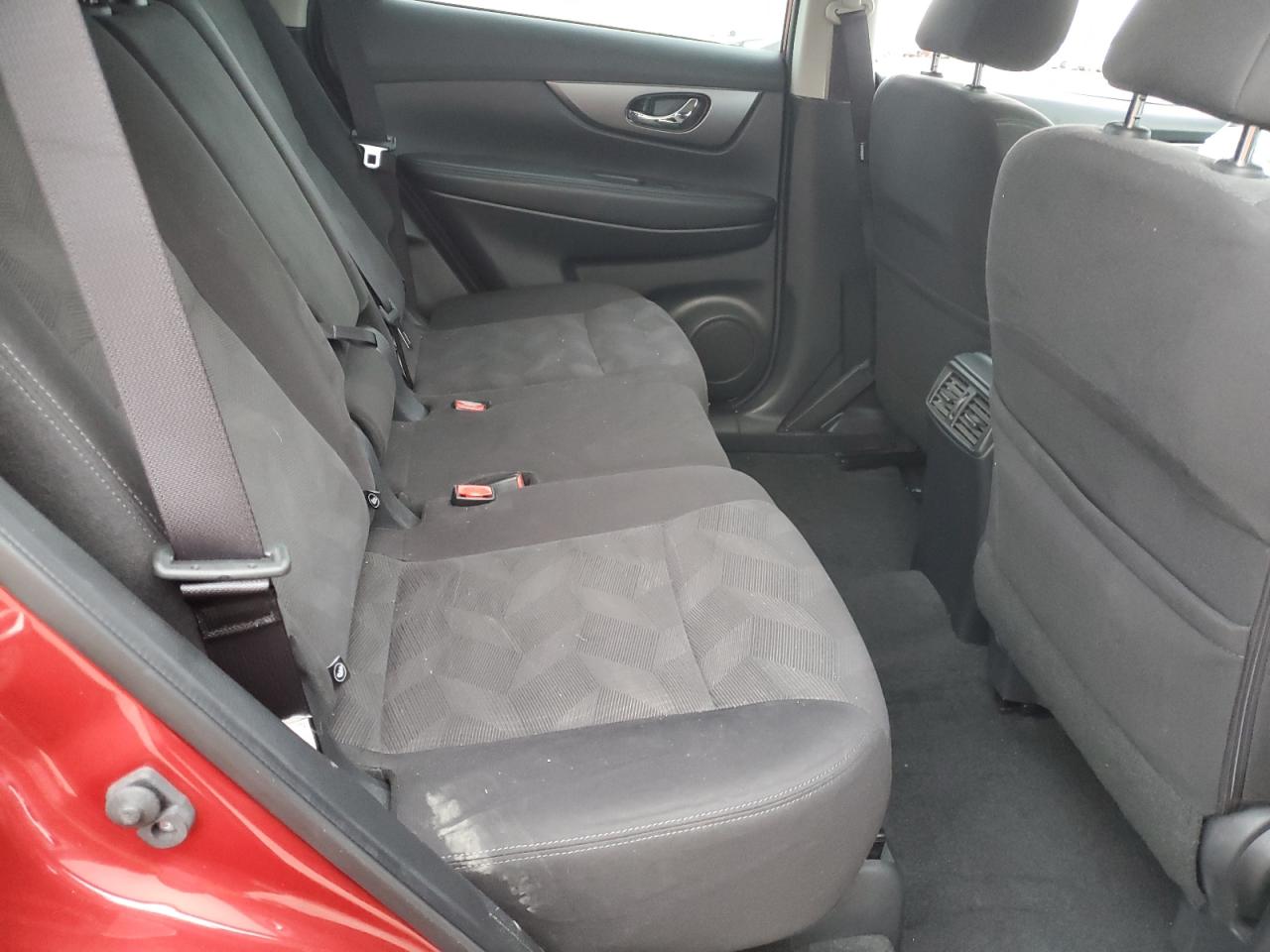 2016 Nissan Rogue - Image 11