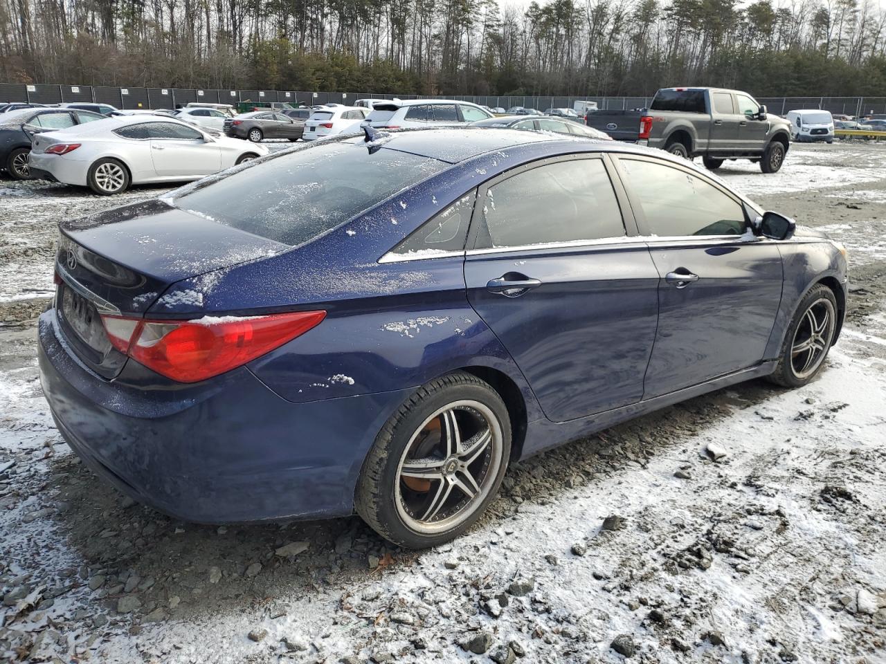 2012 Hyundai Sonata - Image 3