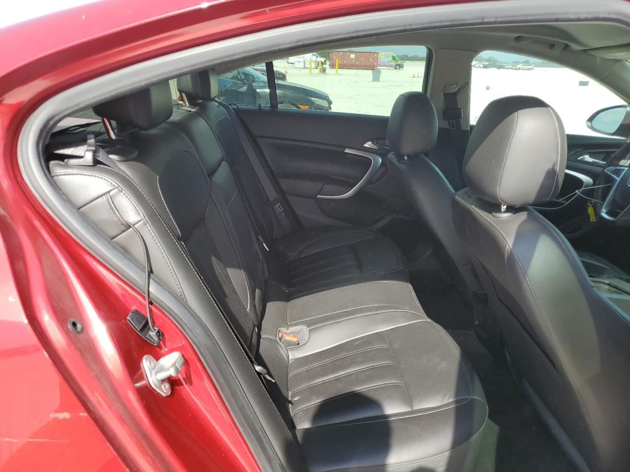 2013 Buick Regal - Image 10