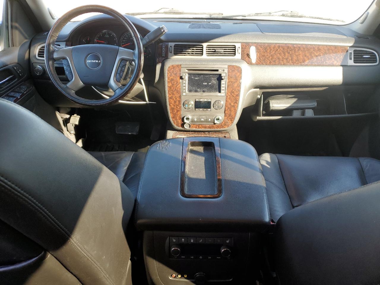2011 GMC Yukon - Image 8