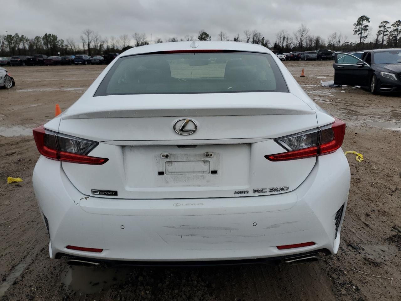 2017 Lexus RC - Image 6