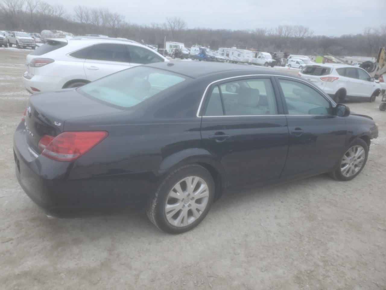 2009 Toyota Avalon - Image 3