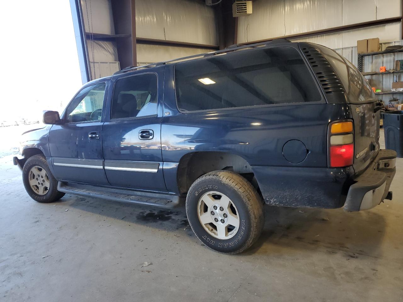 2004 Chevrolet Suburban - Image 2