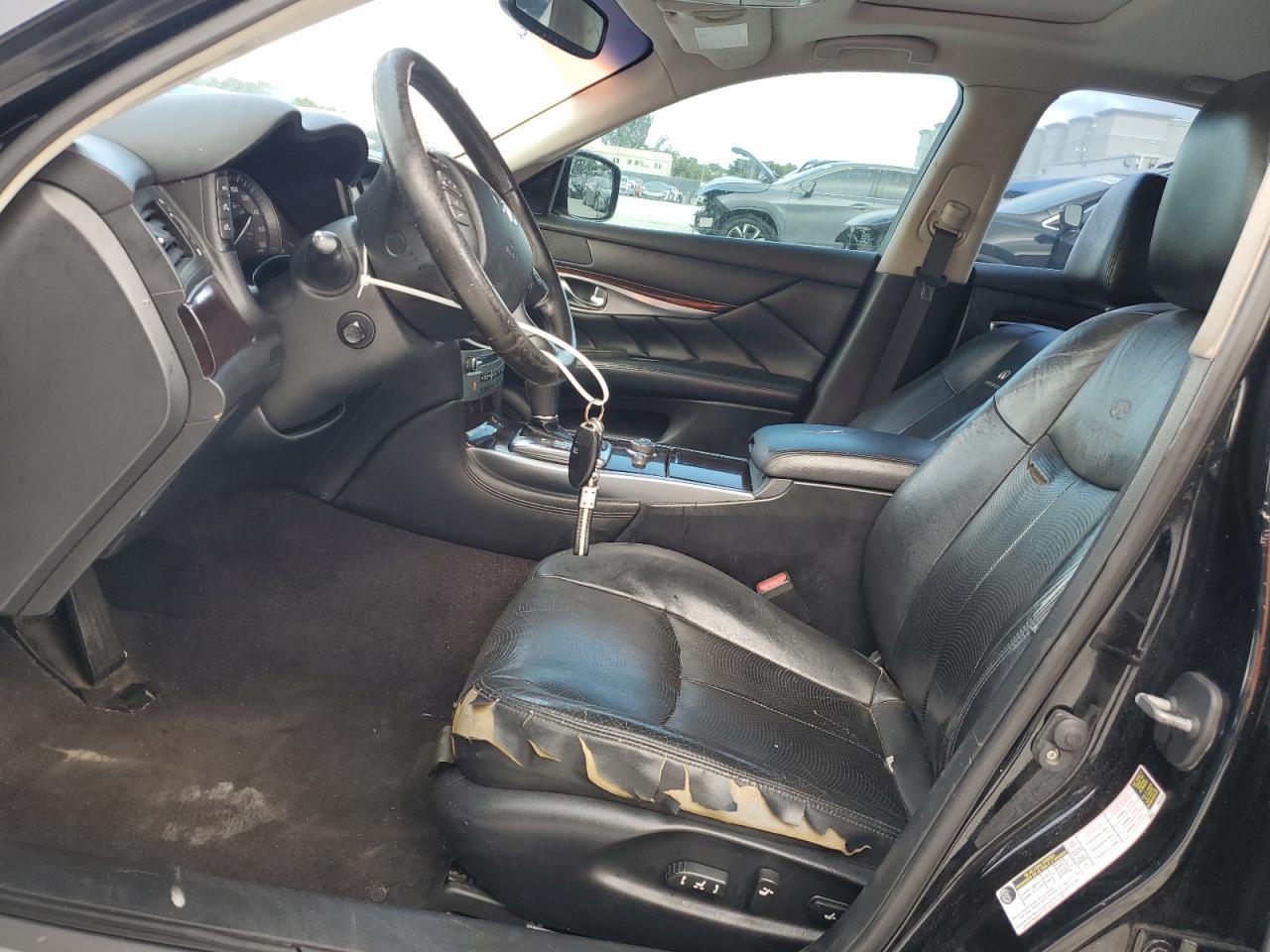 2011 Infiniti M - Image 7