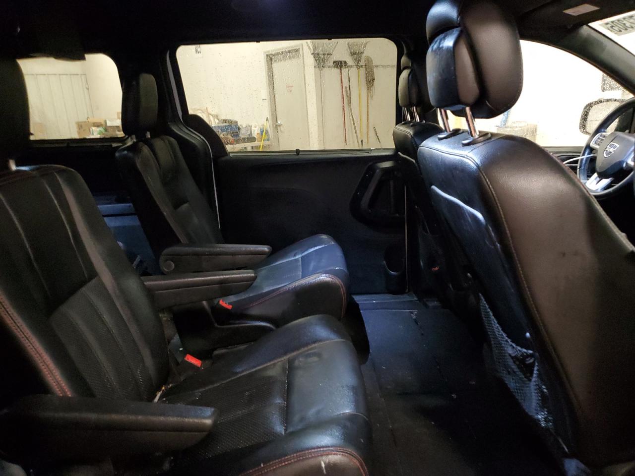 2015 Dodge Caravan - Image 11