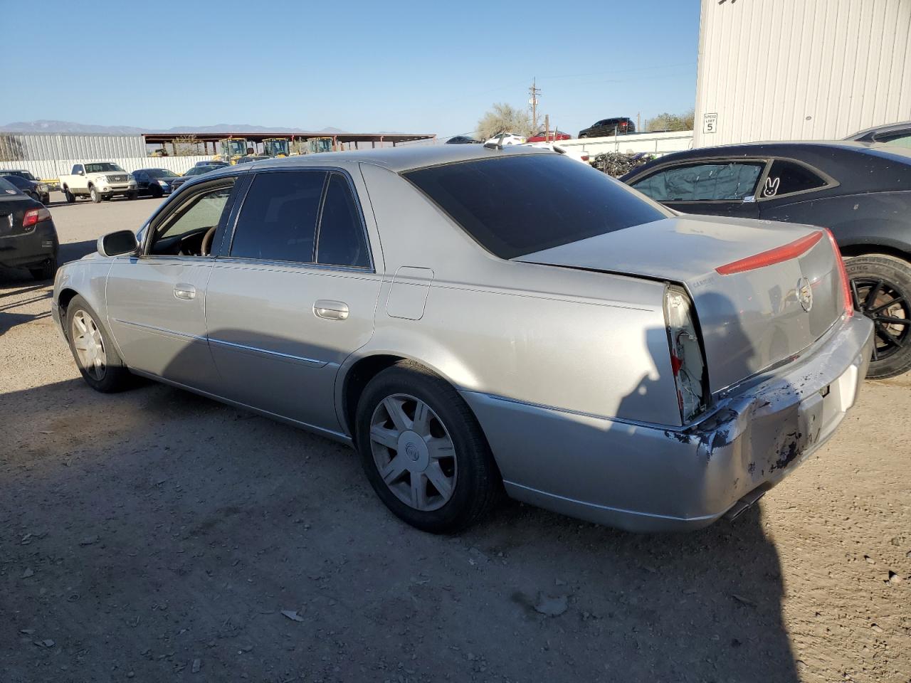 2006 Cadillac DTS - Image 2