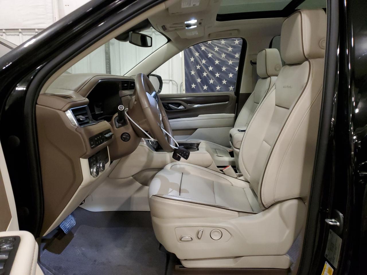 2022 GMC Yukon - Image 7