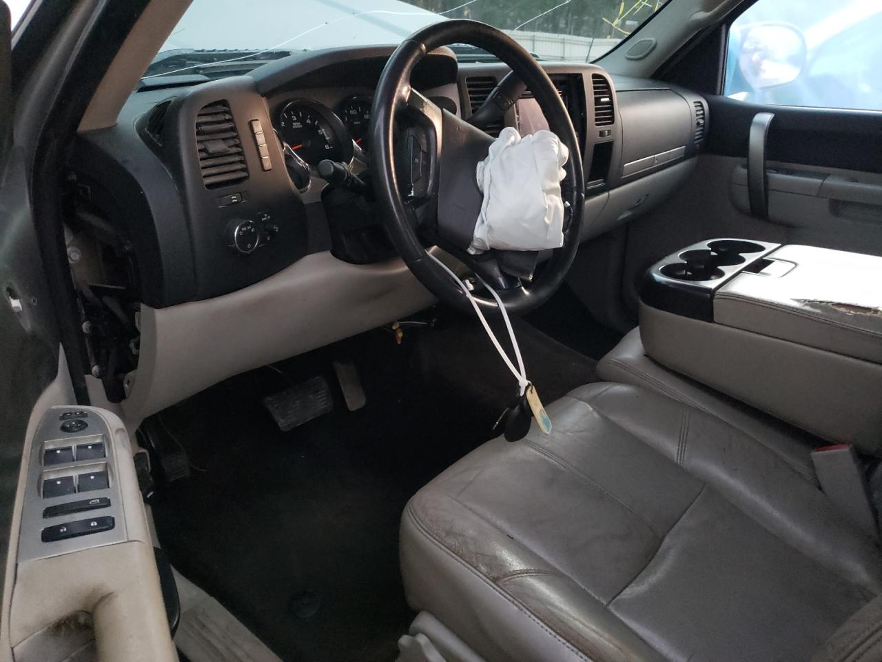 2011 Chevrolet Silverado - Image 8