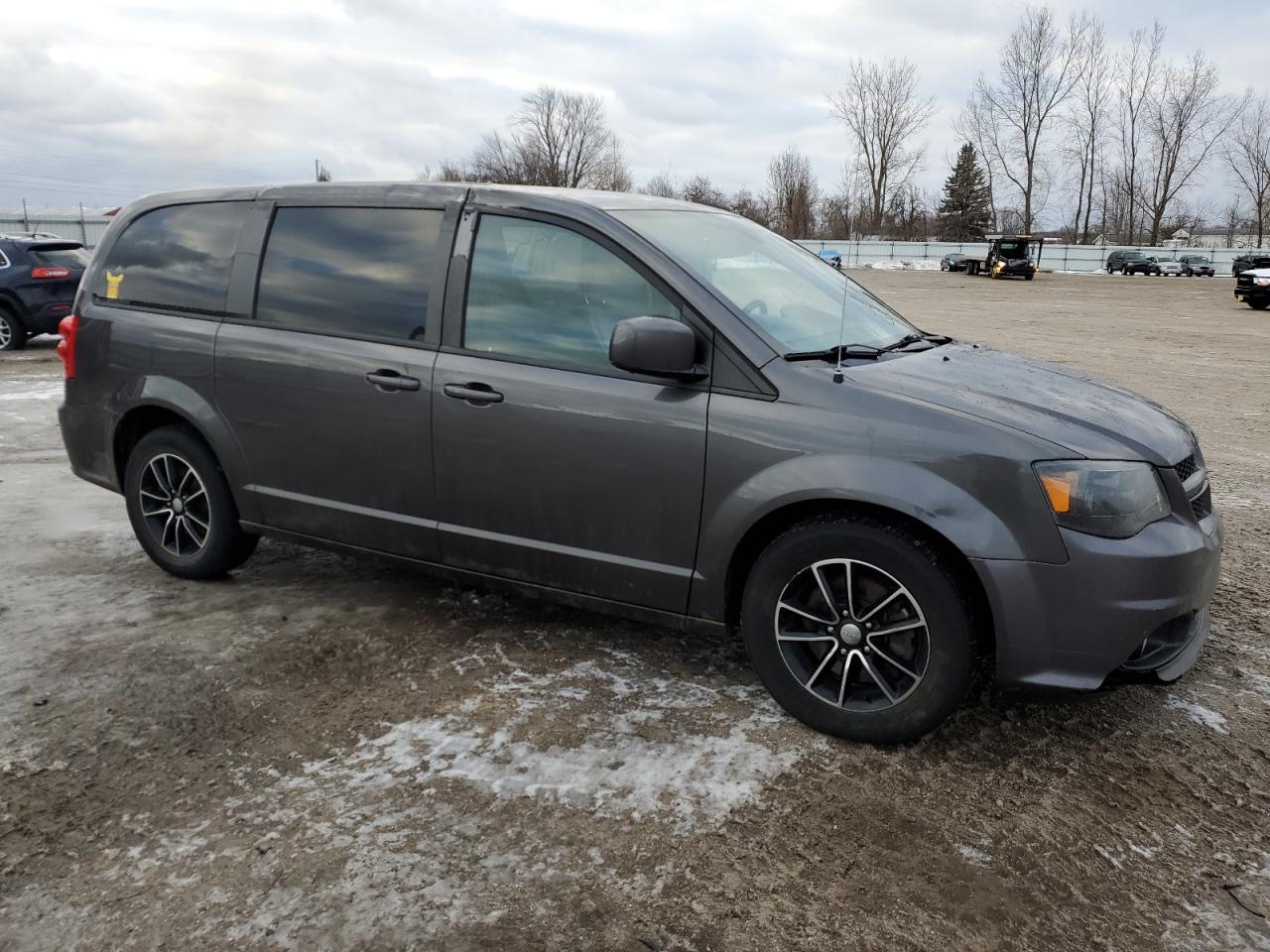 2019 Dodge Caravan - Image 4