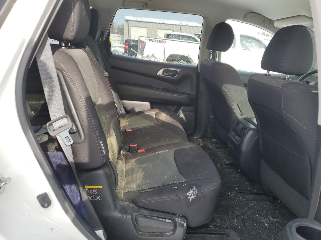 2020 Nissan Pathfinder - Image 11