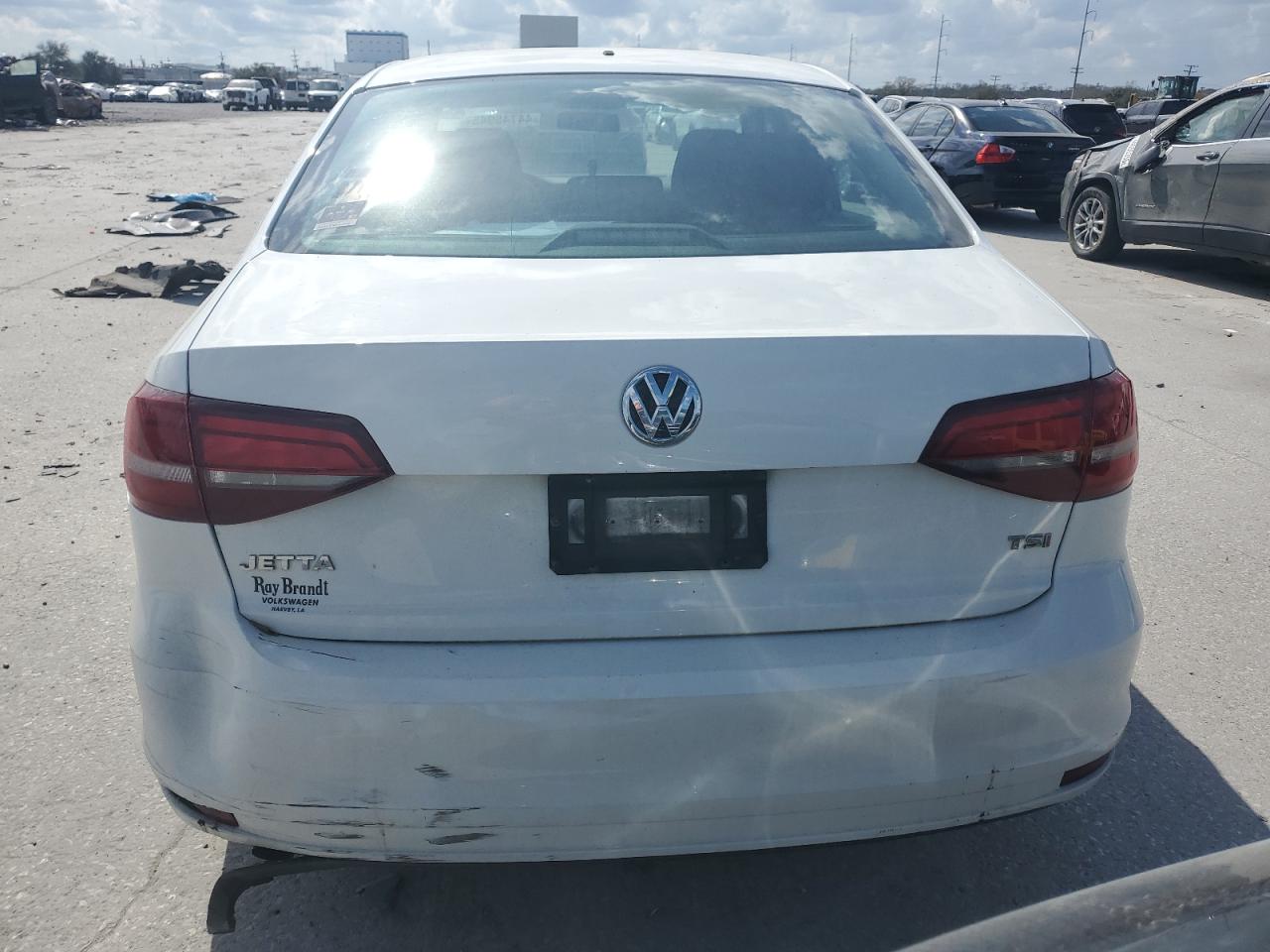2016 Volkswagen Jetta - Image 6