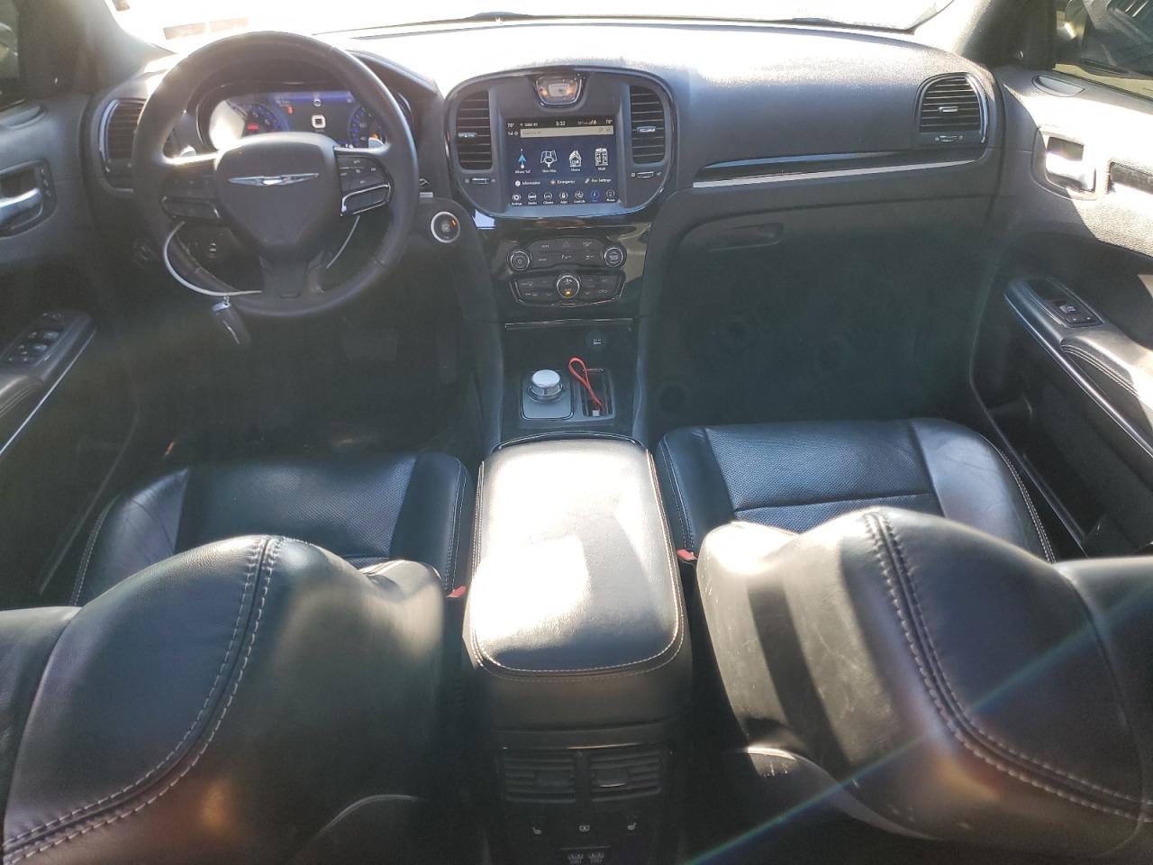 2018 Chrysler 300 - Image 8