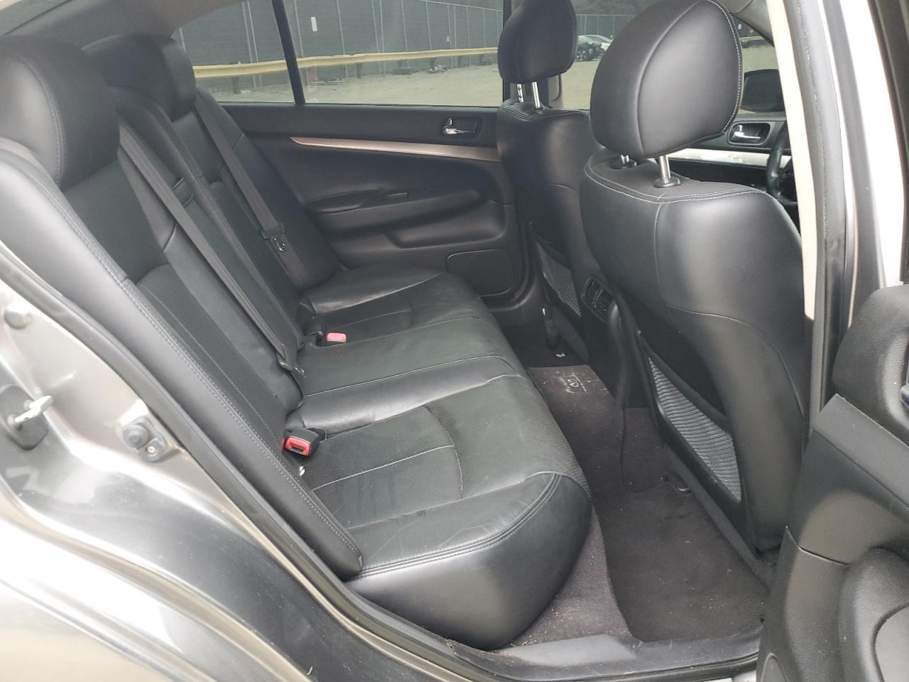 2012 Infiniti G - Image 10