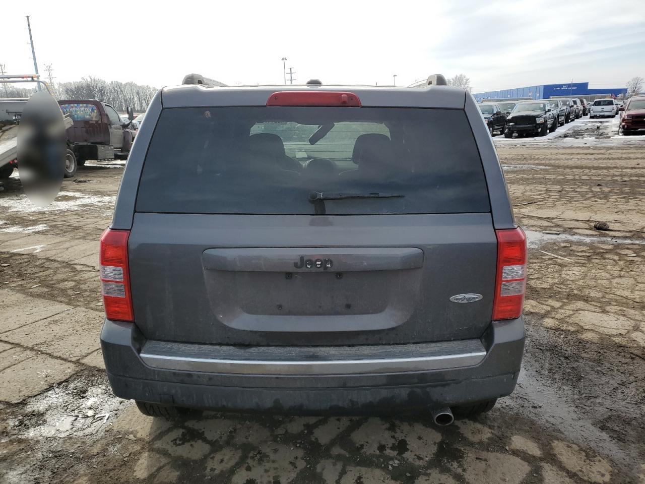 2016 Jeep Liberty (Patriot) - Image 6