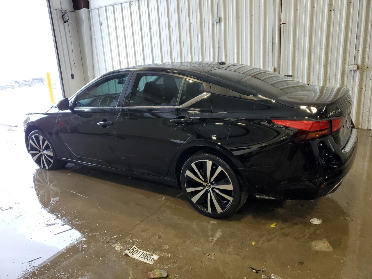2020 Nissan Altima - Image 2