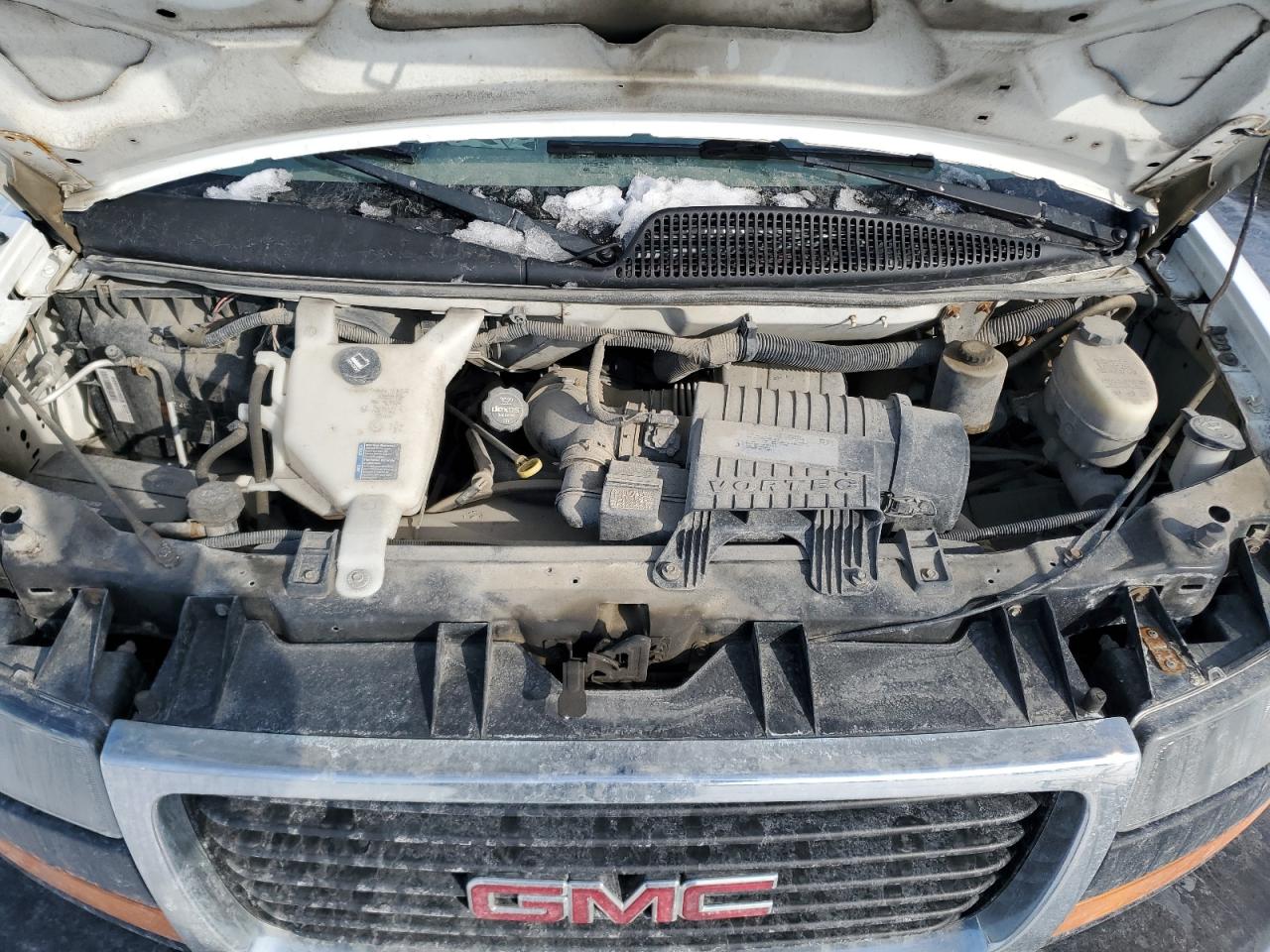 2016 GMC Savana - Image 12