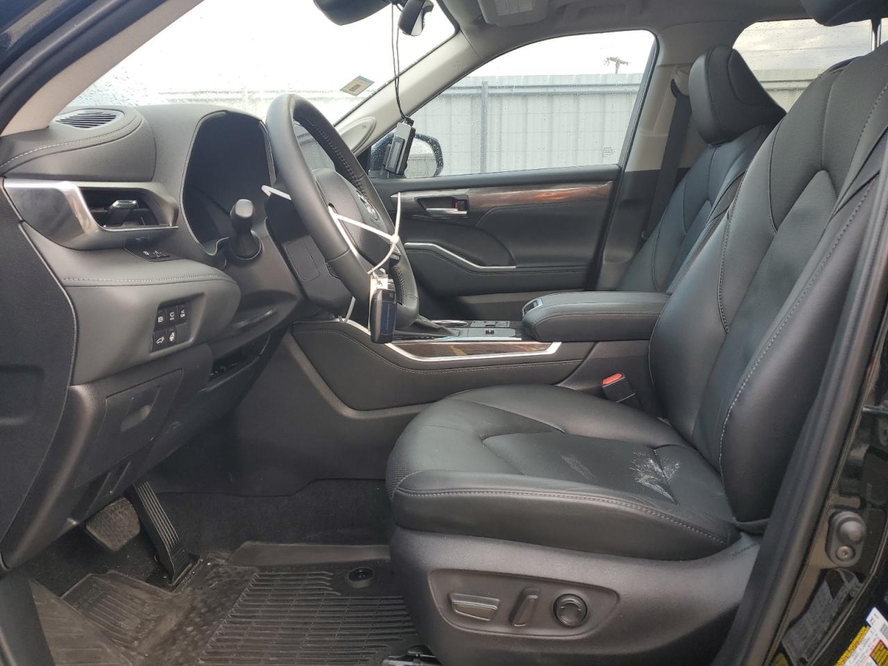 2024 Toyota Highlander - Image 7