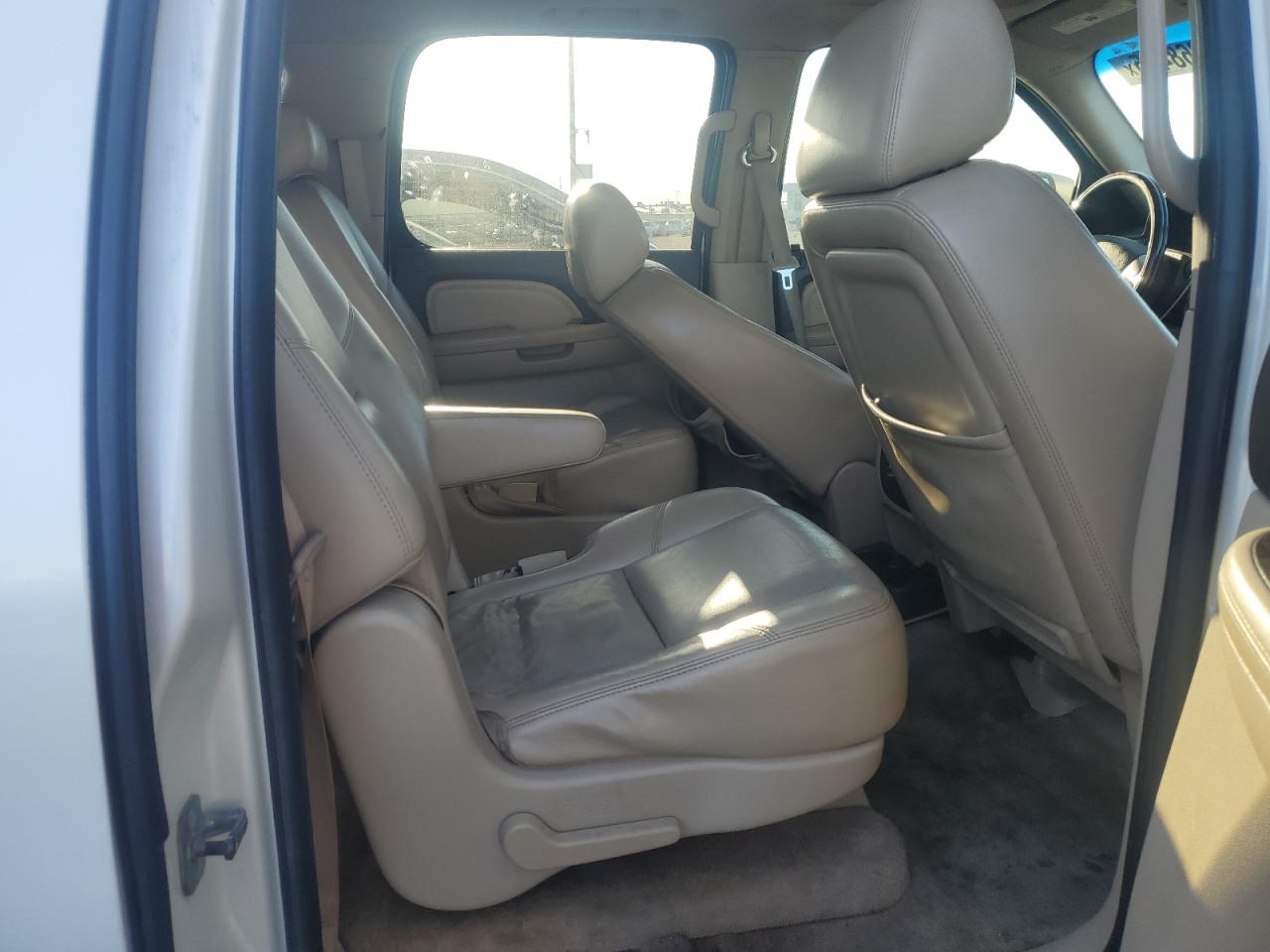 2009 GMC Yukon - Image 11