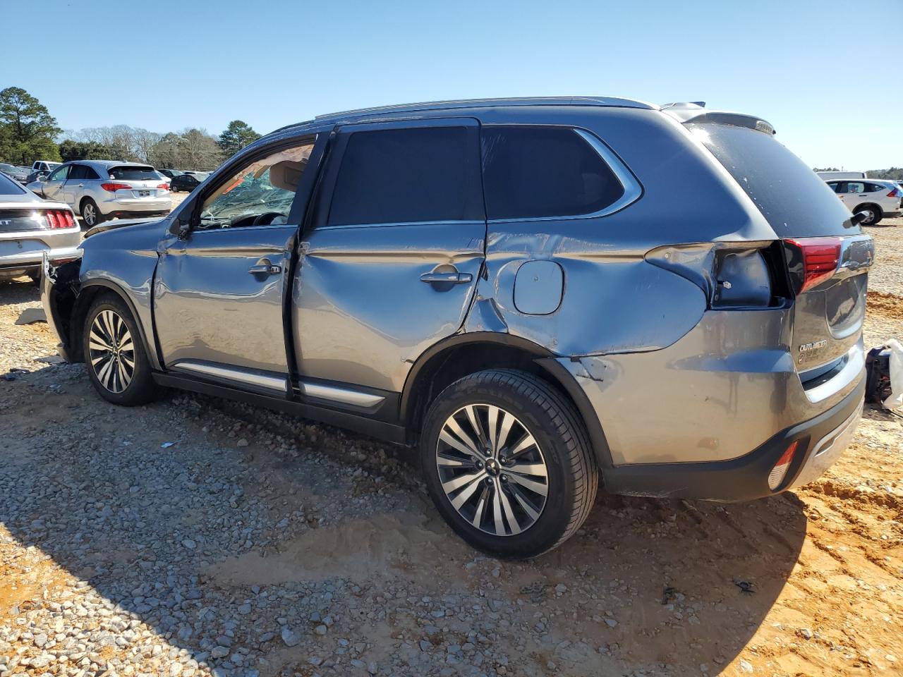 2020 Mitsubishi Outlander - Image 2