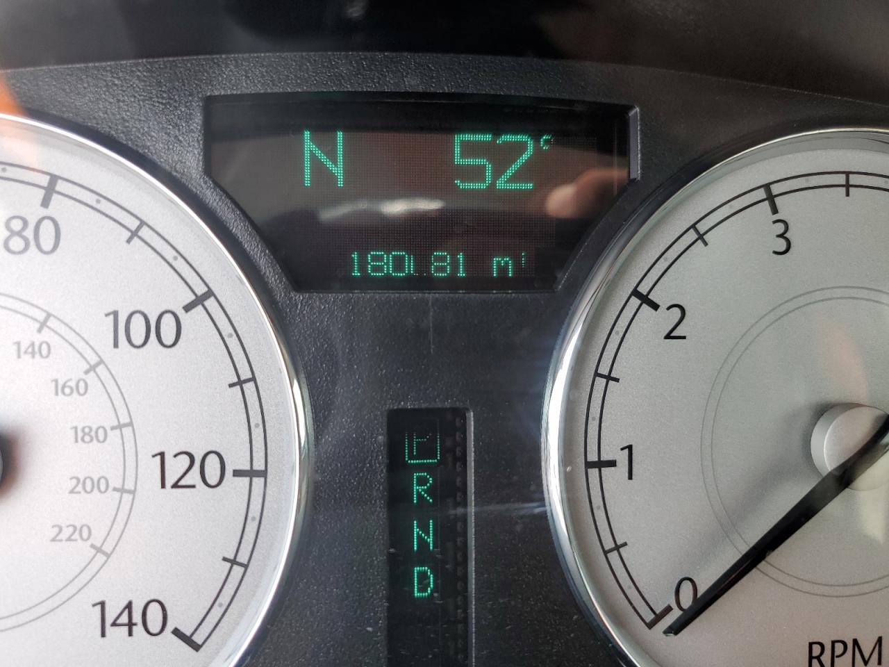 2006 Chrysler 300 - Image 9