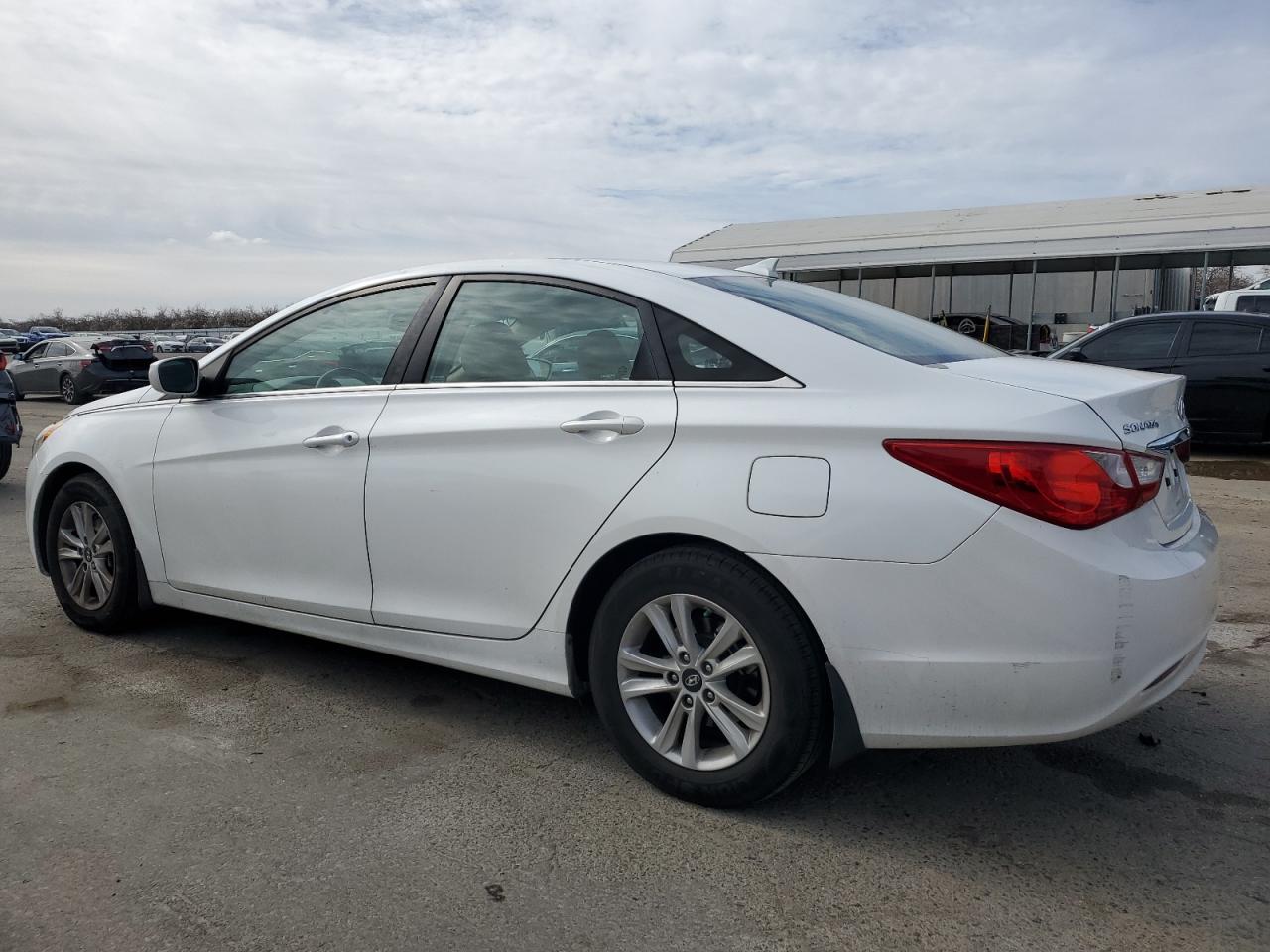2013 Hyundai Sonata - Image 2
