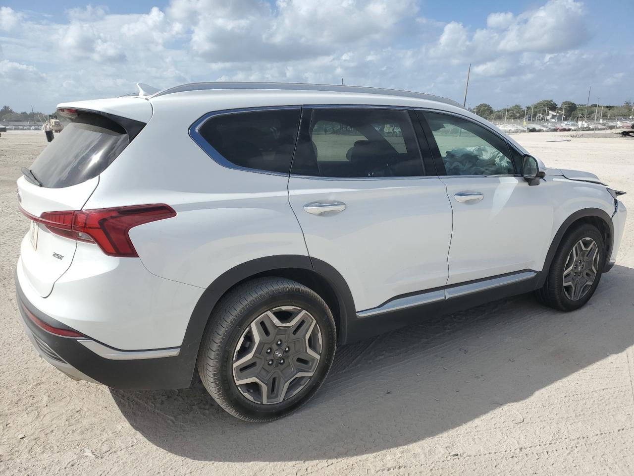 2022 Hyundai Santa Fe - Image 3