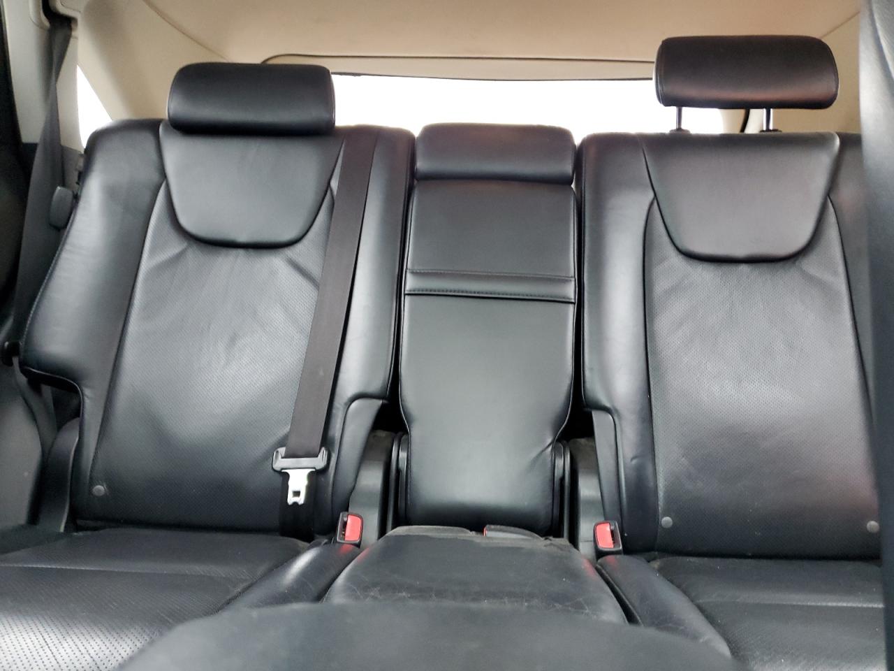 2010 Lexus RX - Image 10