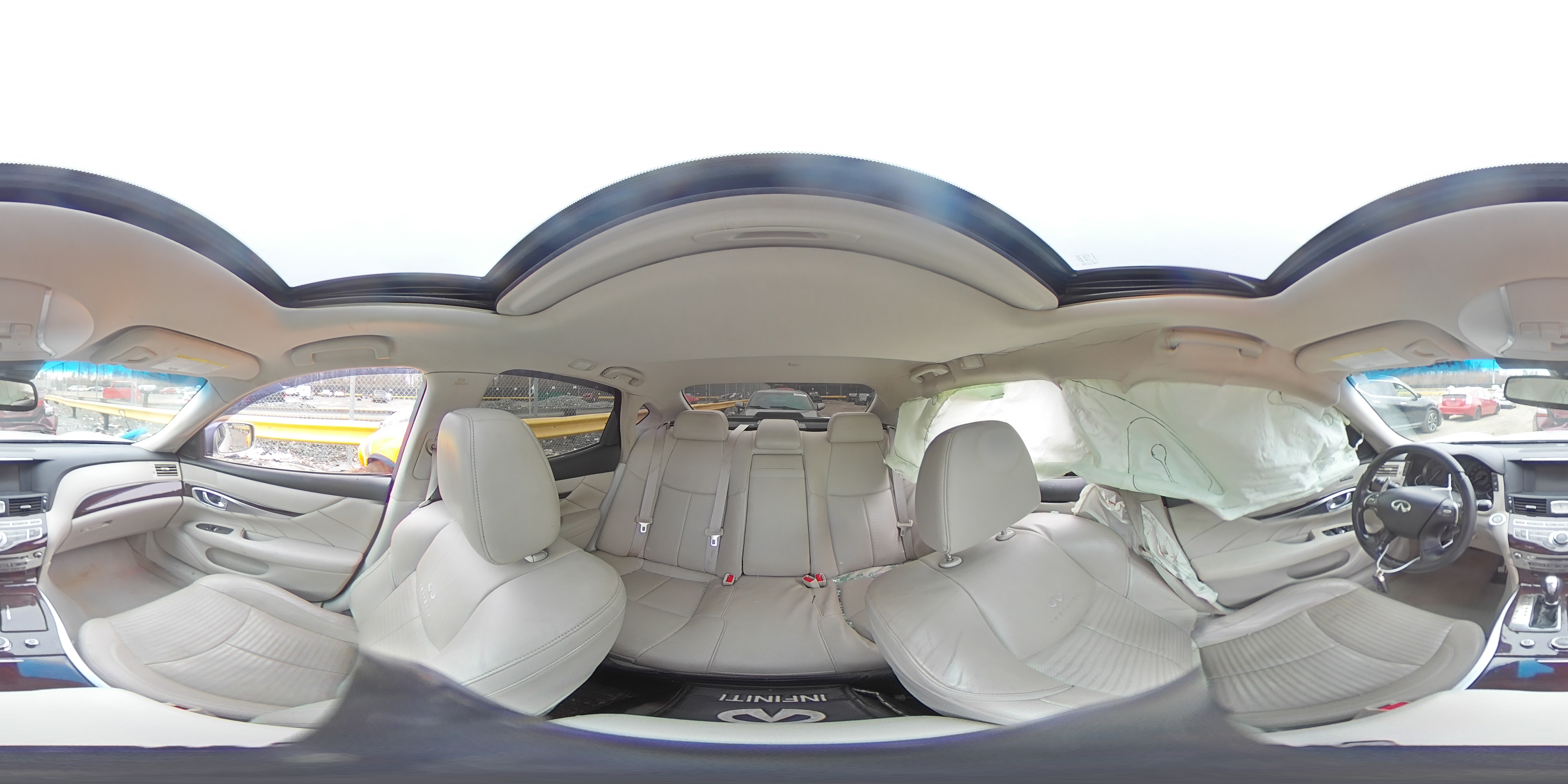 2012 Infiniti M - Image 13