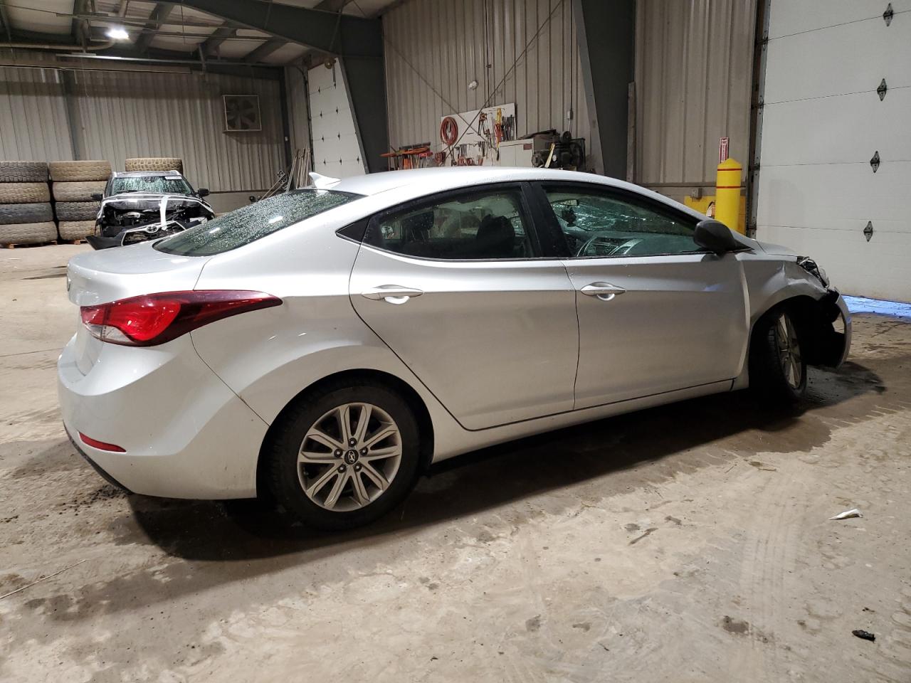 2015 Hyundai Elantra - Image 3