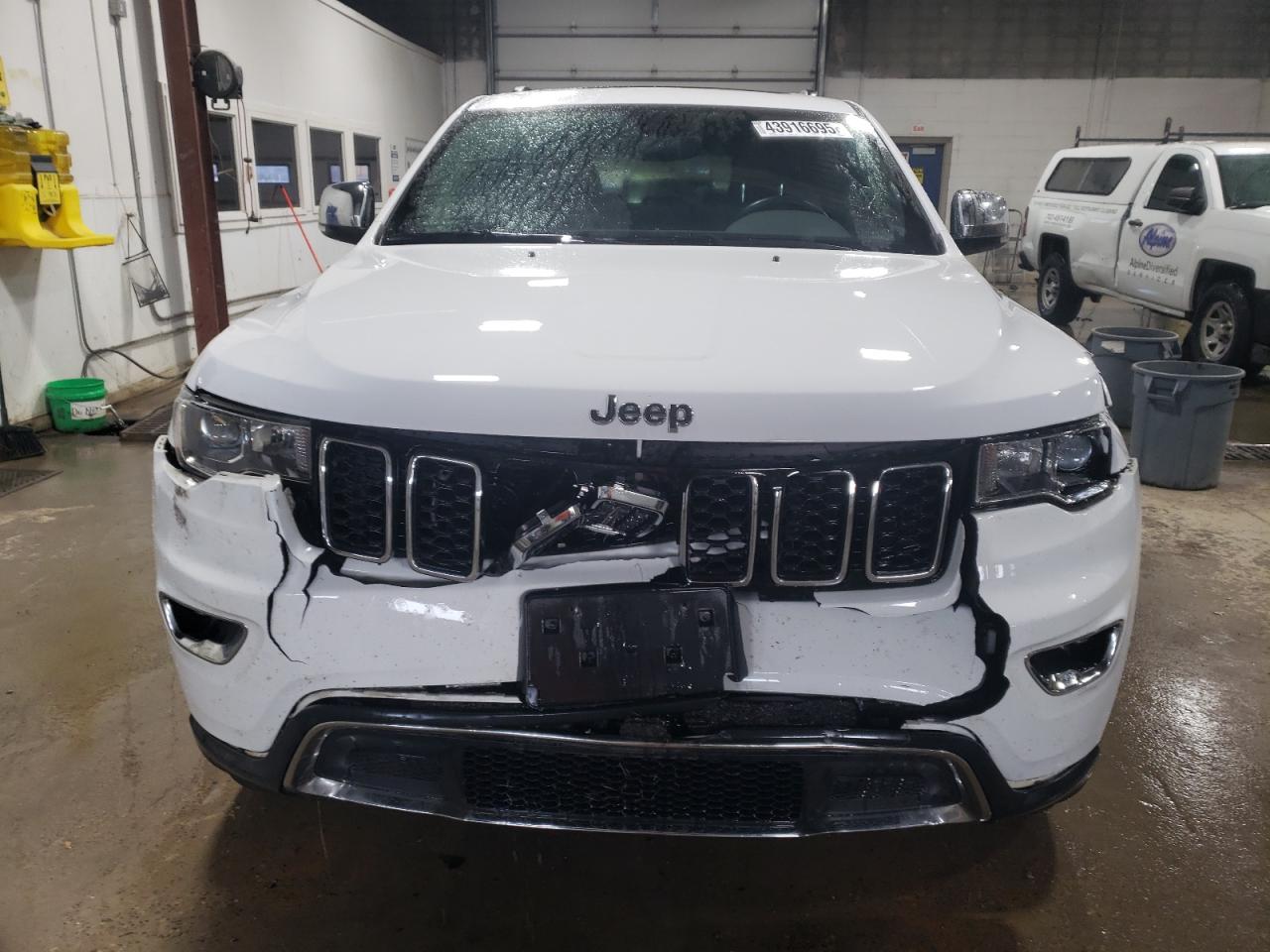 2018 Jeep Grand Cherokee - Image 5