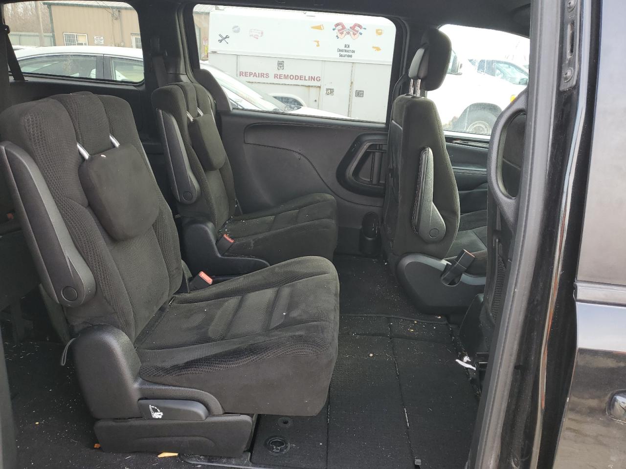 2017 Dodge Caravan - Image 10