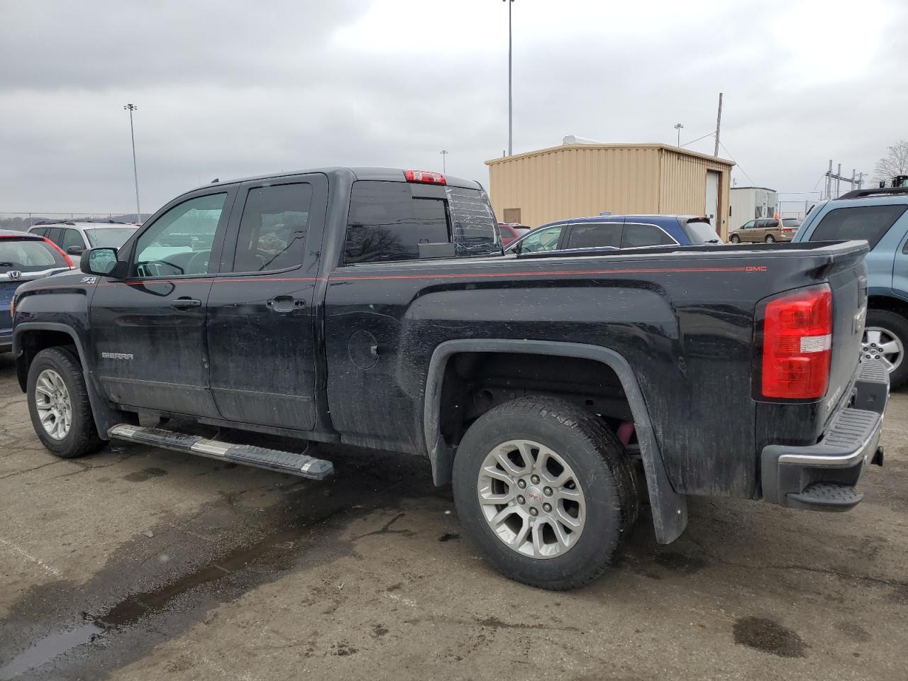 2015 GMC Sierra - Image 2