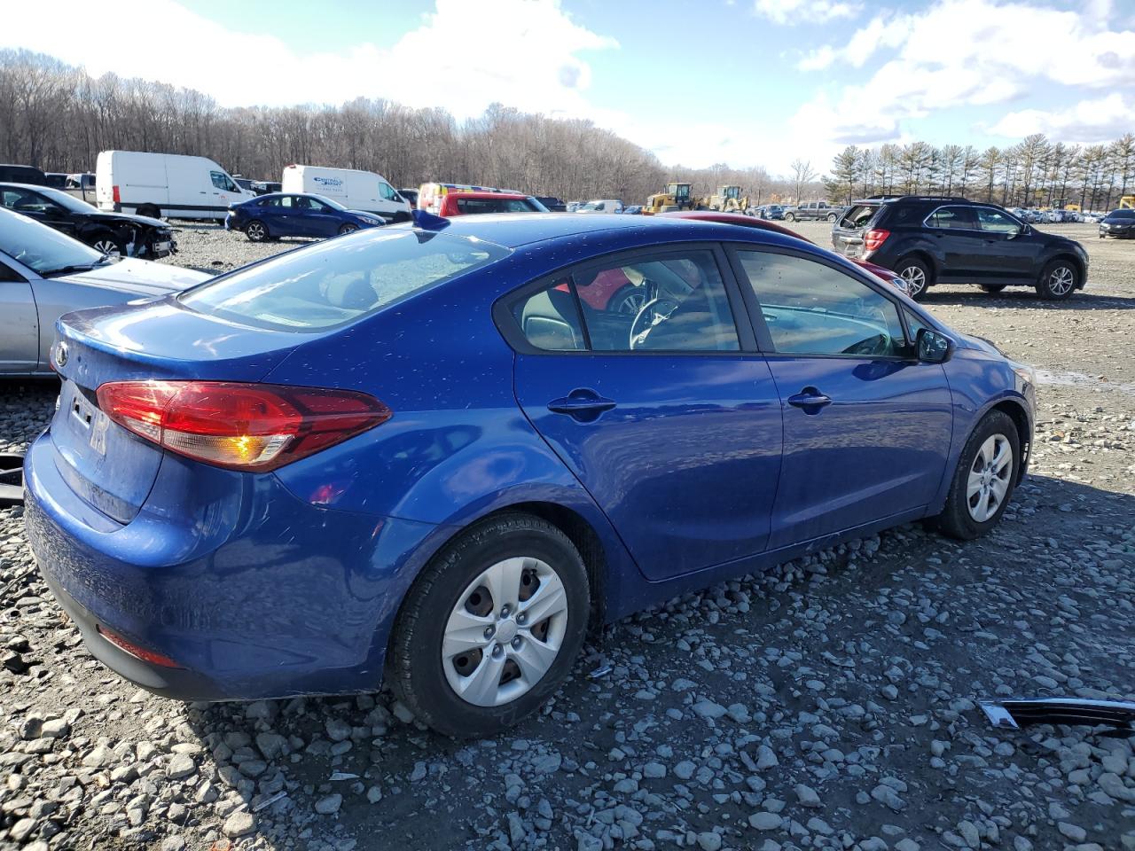 2017 Kia Forte - Image 3