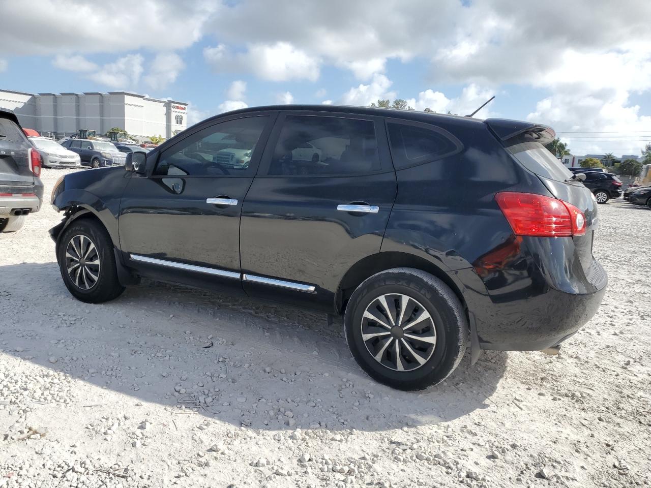 2011 Nissan Rogue - Image 2