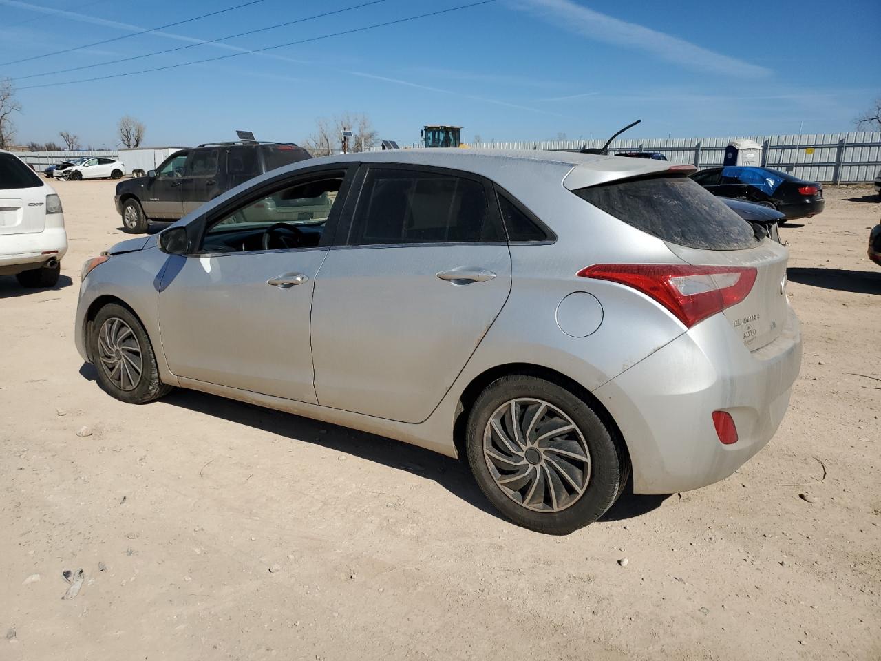 2016 Hyundai Elantra - Image 2