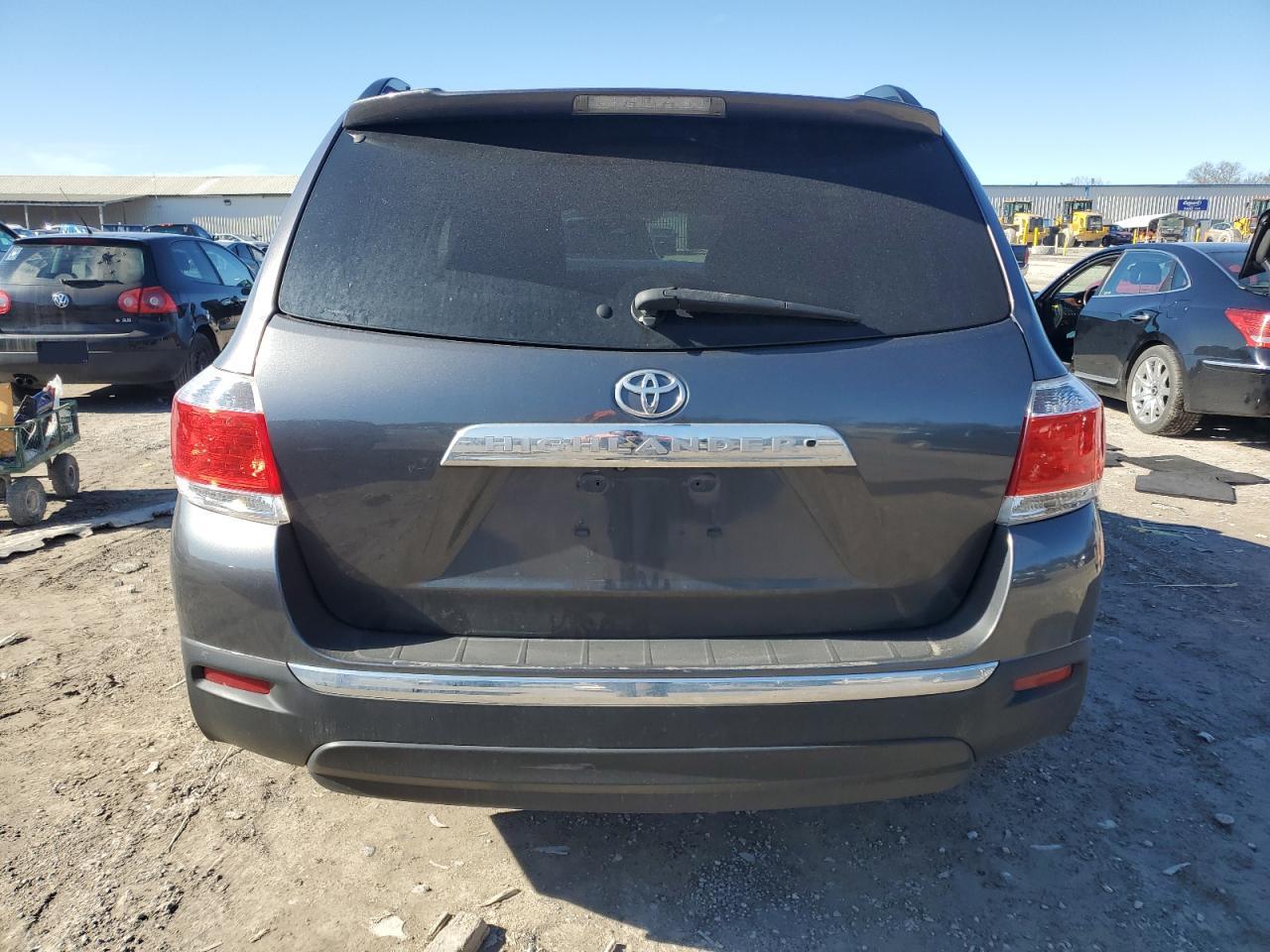 2013 Toyota Highlander - Image 6