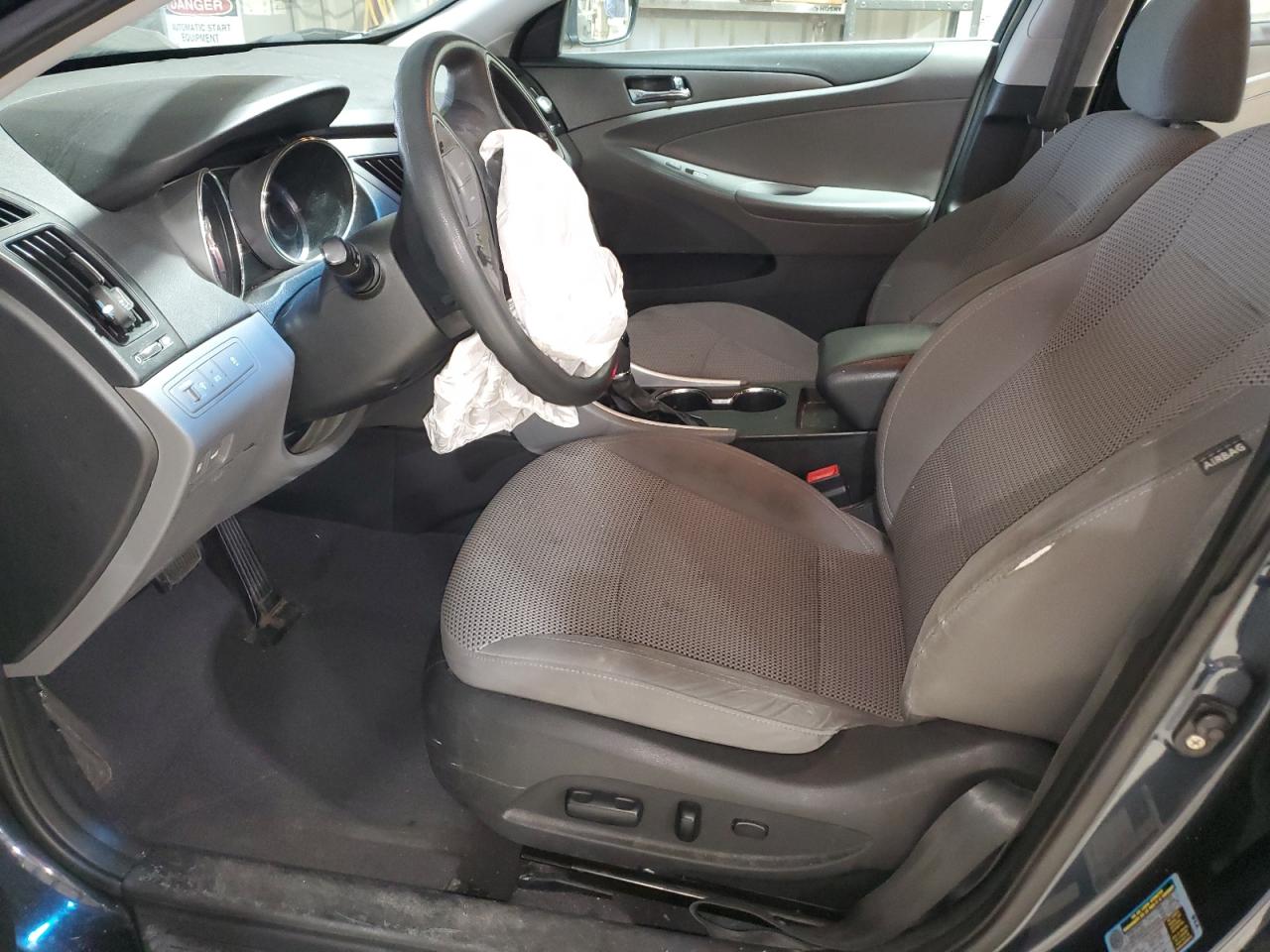 2011 Hyundai Sonata - Image 7