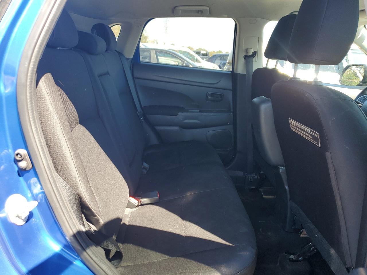 2015 Mitsubishi Outlander - Image 11