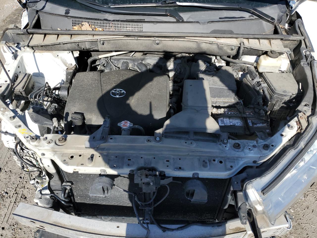 2018 Toyota Highlander - Image 12