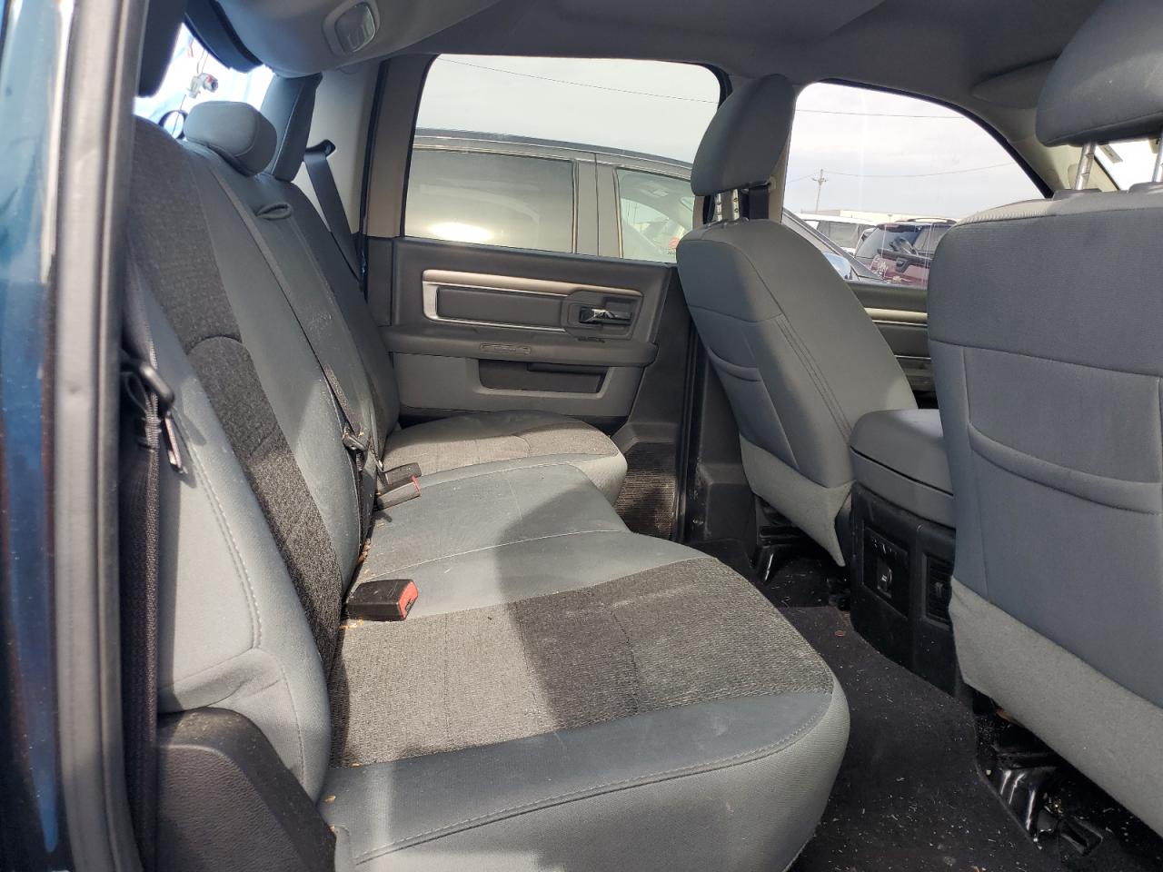2016 RAM 1500 - Image 10
