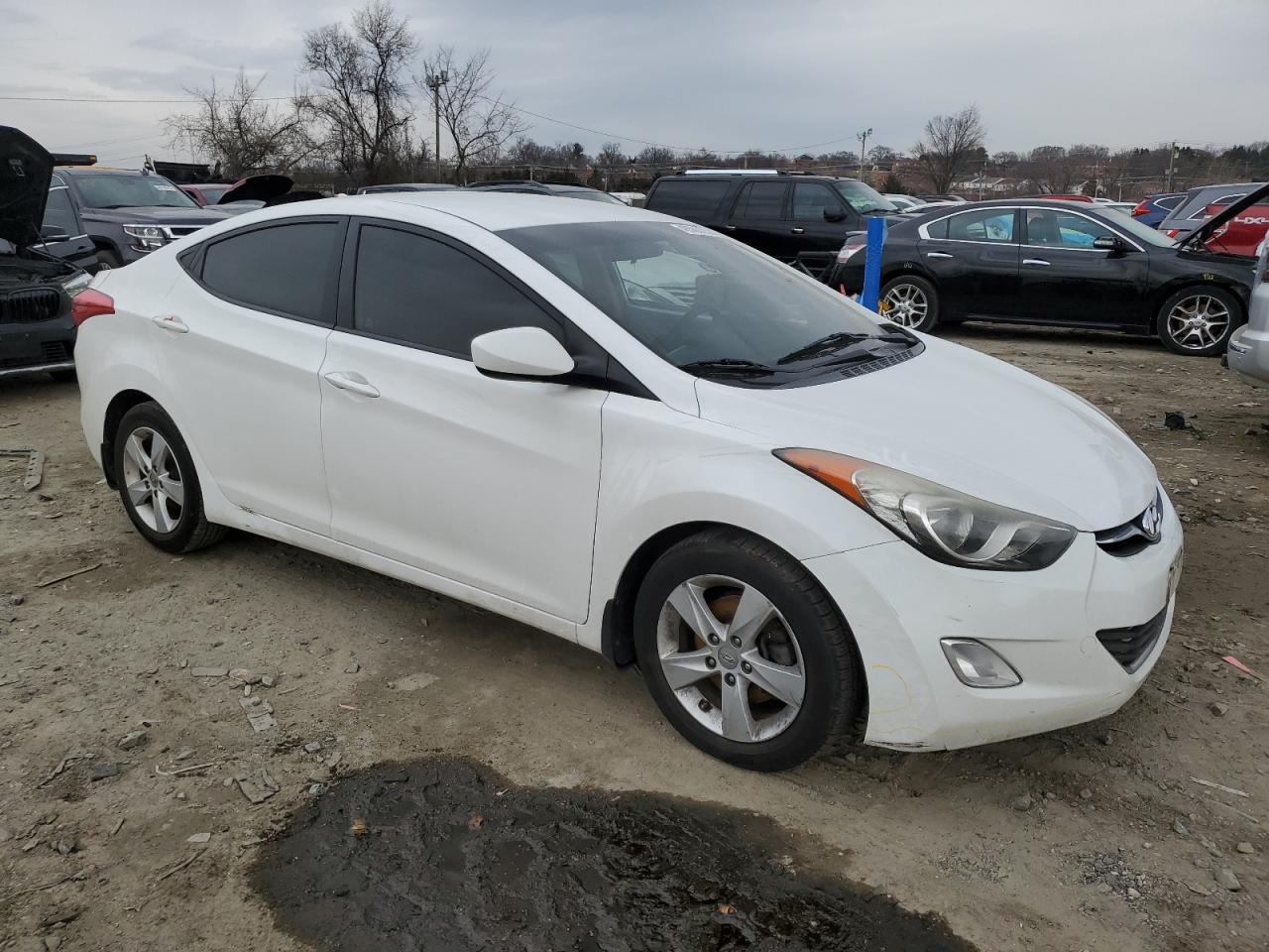 2013 Hyundai Elantra - Image 4