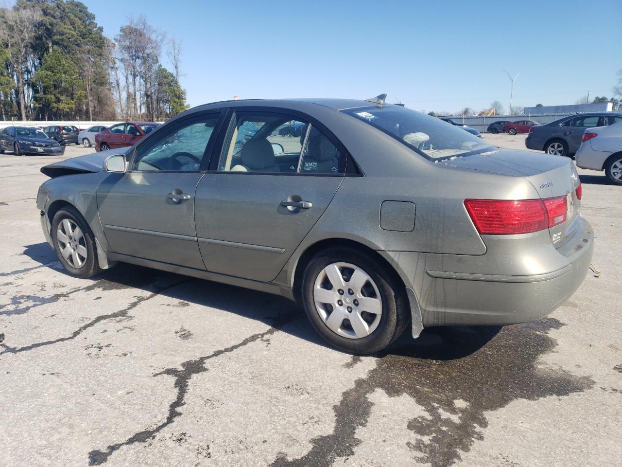 2009 Hyundai Sonata - Image 2