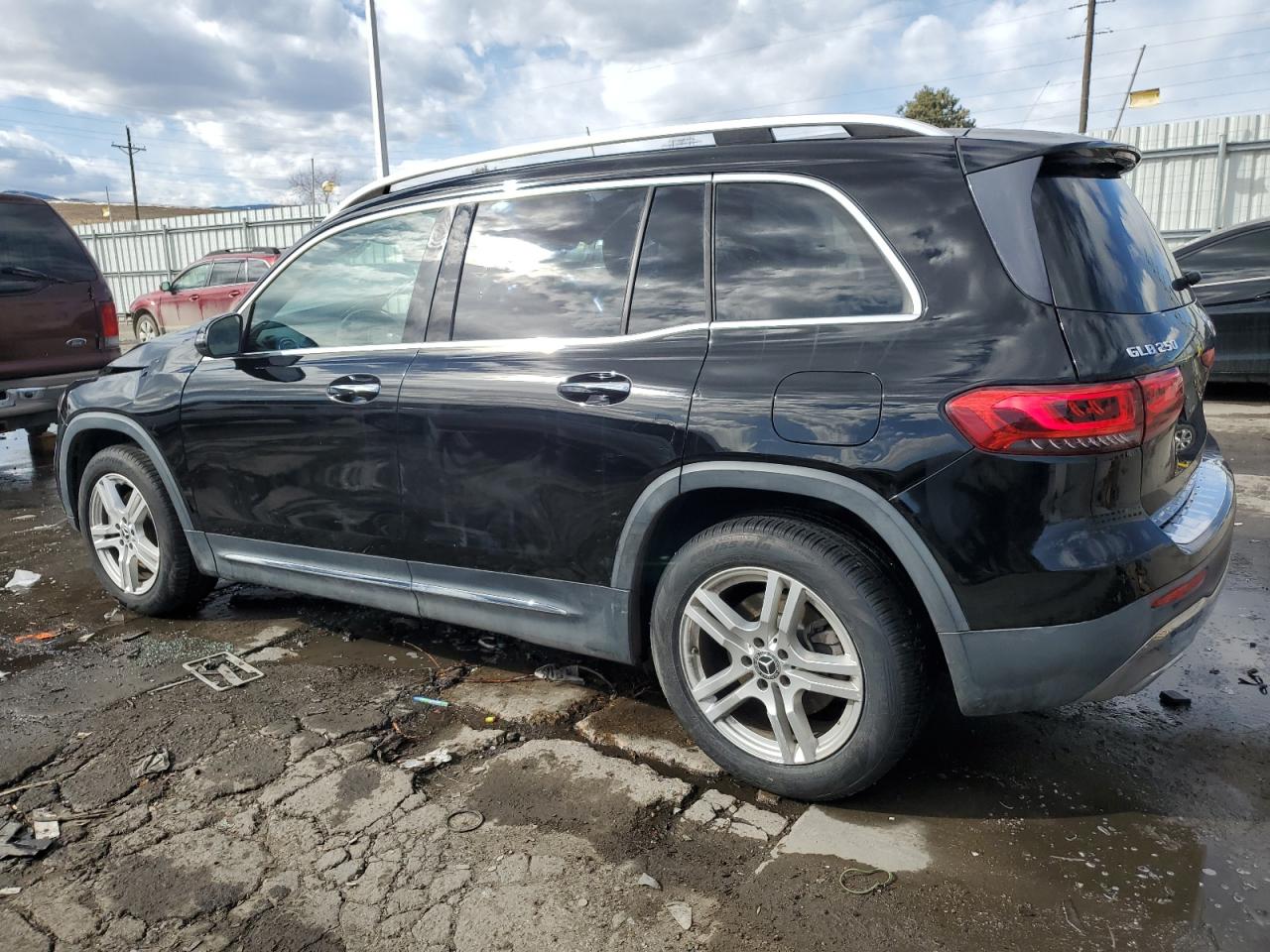 2020 Mercedes-Benz GLB - Image 2