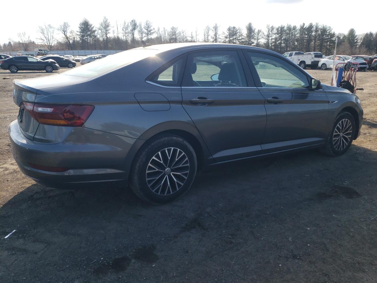 2019 Volkswagen Jetta - Image 3