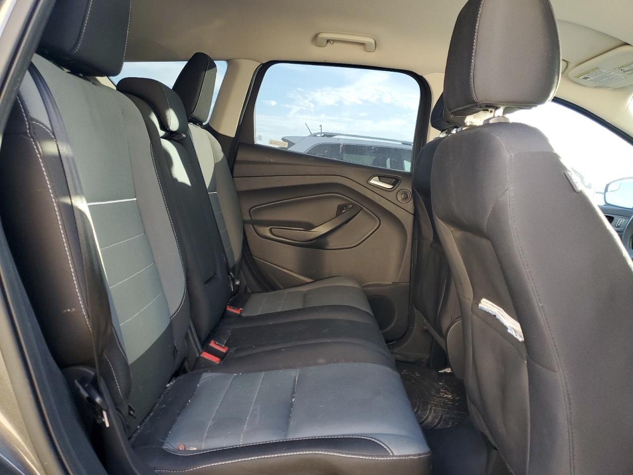 2015 Ford Escape - Image 11