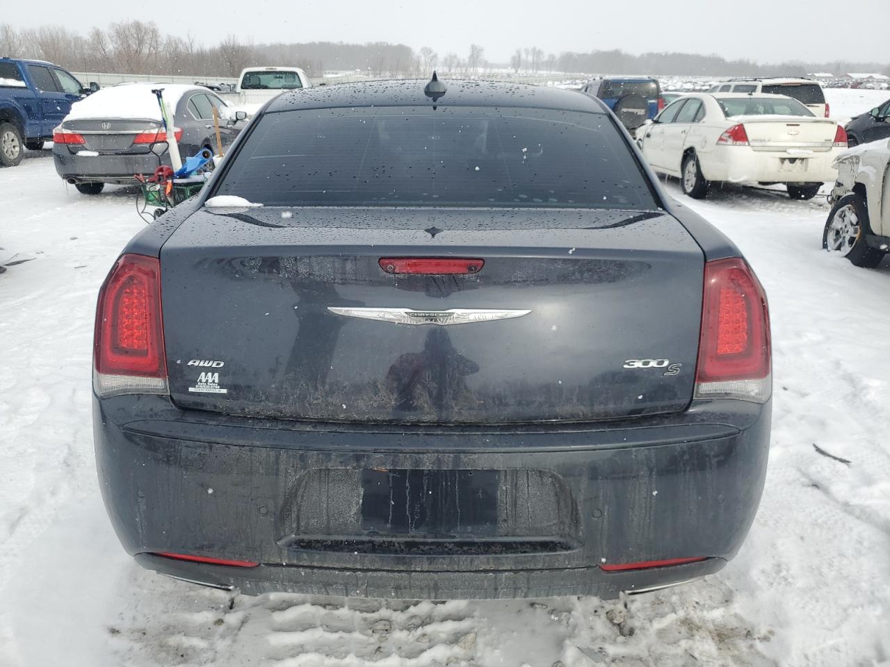 2016 Chrysler 300 - Image 6