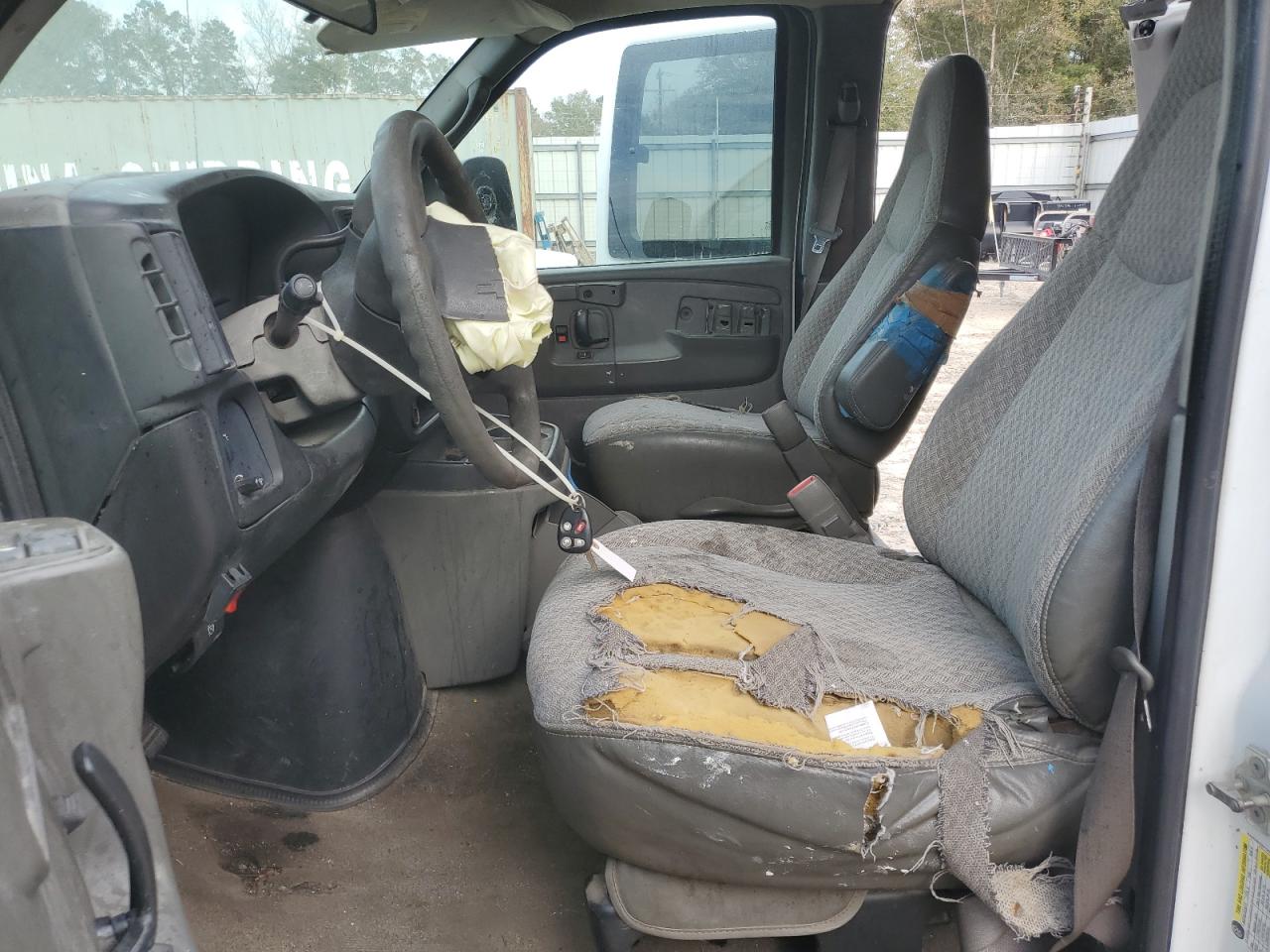 2006 Chevrolet Express - Image 7
