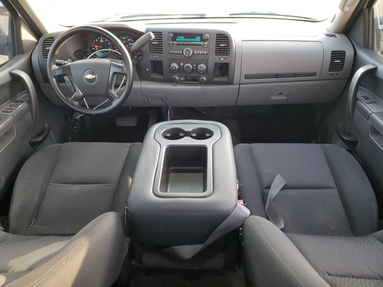 2011 Chevrolet Silverado - Image 8