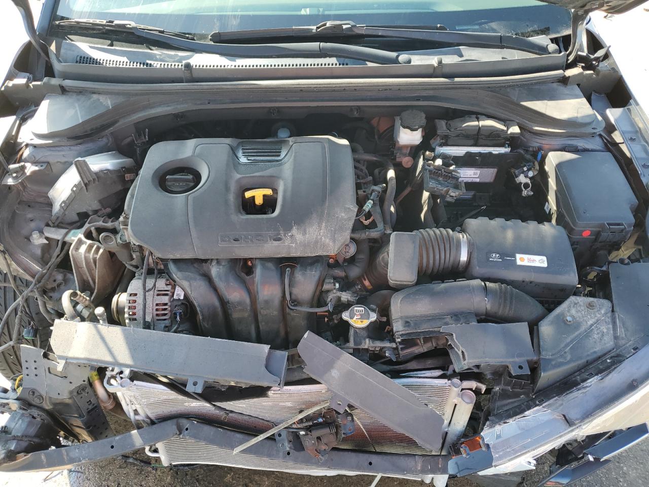 2019 Hyundai Elantra - Image 11