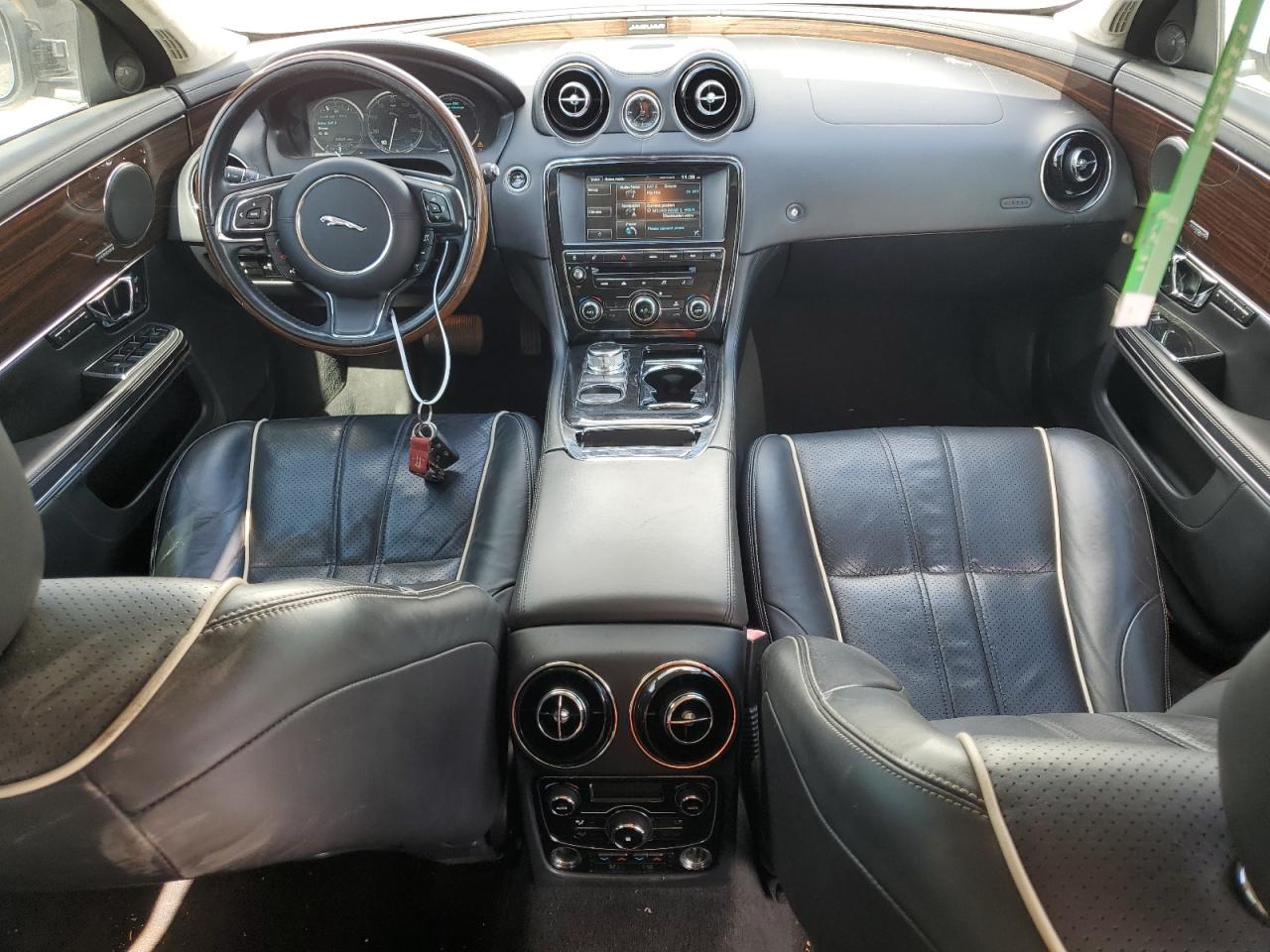 2014 Jaguar XJ - Image 8
